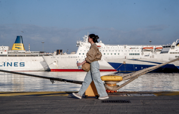 Όπου φύγει φύγει οι εκδρομείς από τα λιμάνια: Αναχωρούν και οι τελευταίοι για το Πάσχα